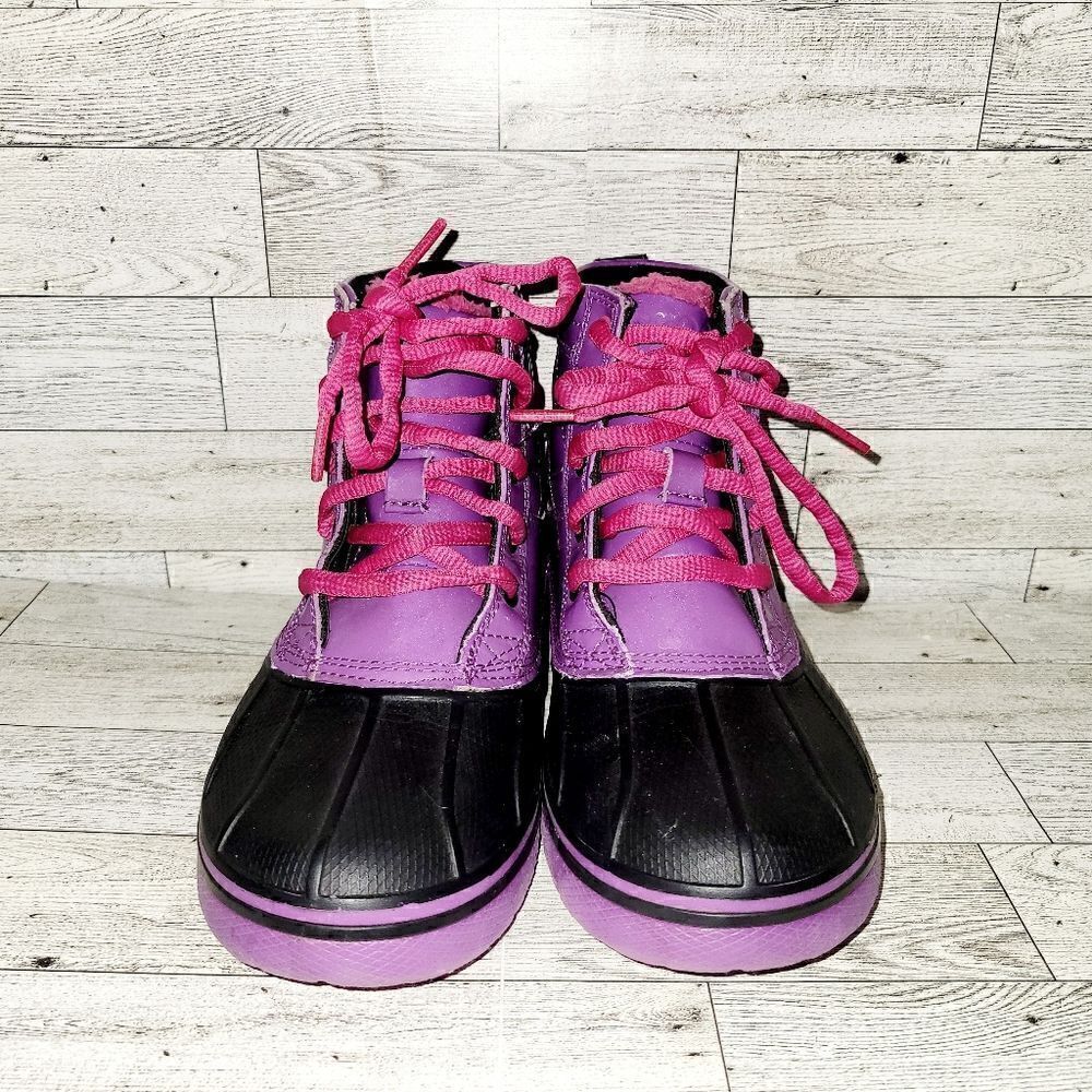 Crocs Dahlia and black allcast duck waterproof boots. ^